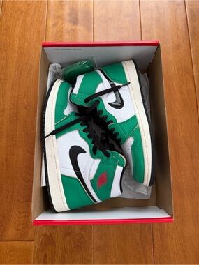 Women’s Air Jordan 1 High OG “Lucky Green”